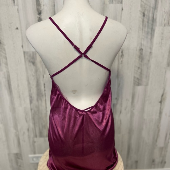 Lingerie - Picture 3 of 7